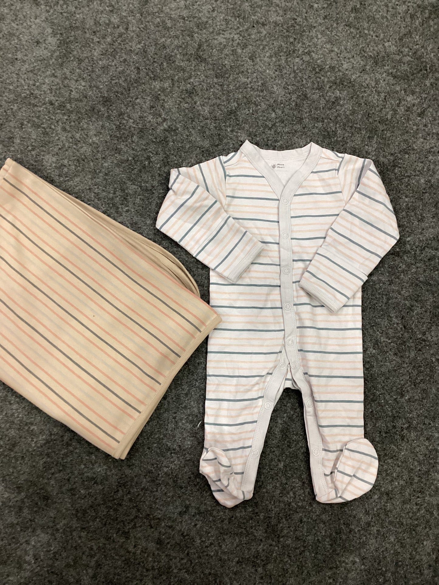 Kids Infant Original Minnie minors Romper, Wrapping Sheet