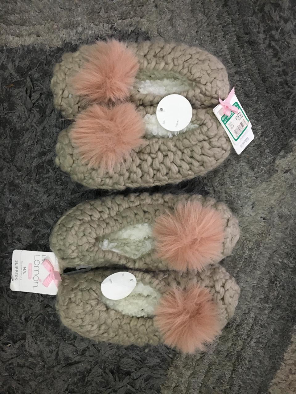 Kids Girls Branded New Little Lemon Girls Pom Pom Knit Slippers (5-7 & 8-10 Years)