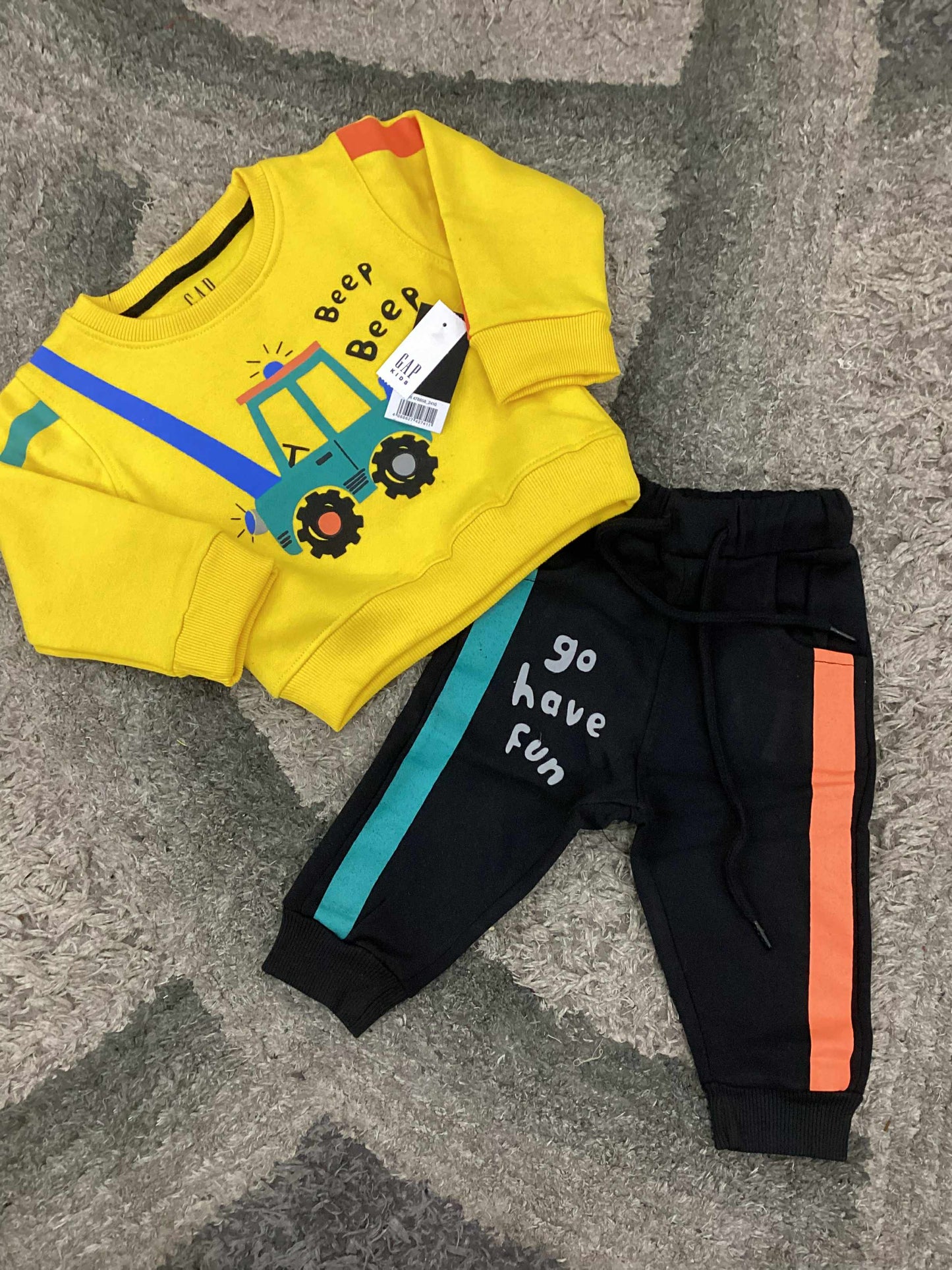 Kids Girls Boys Affordable Baby Outfits –- Winter Fleece Warm Imported Branded Track Suit