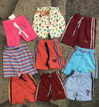Load image into Gallery viewer, Kids Girls Boys Pack of 5 Branded Shorts (9-12M) (Random Colors)
